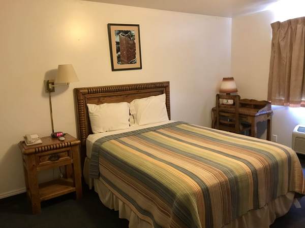 Triple Queen Non Smoking Photo 2